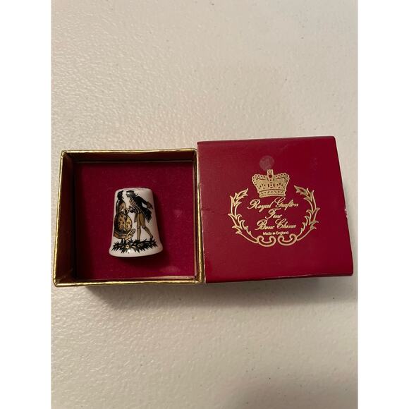 Vintage Royal Grafton fine bone‎ china thimble made in England Victorian couple - Picture 1 of 5